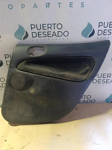 Tapizado de puerta trasera derecha — foto 1