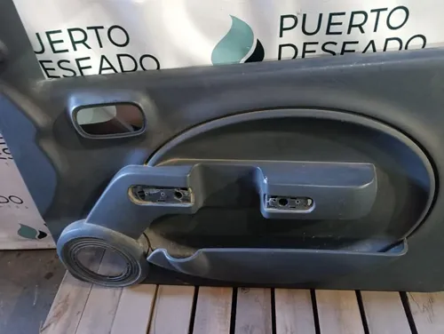 Tapizado de puerta delantera derecha — foto 1