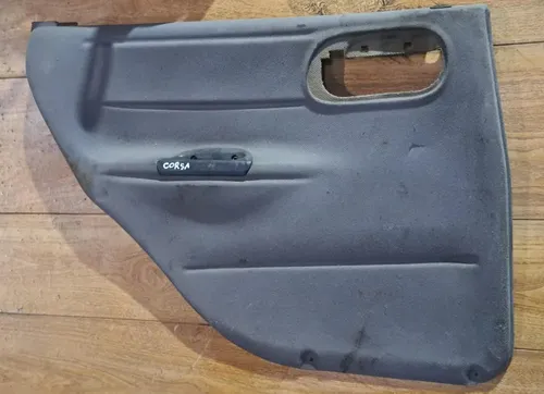 Tapizado de puerta trasera izquierda — foto 1