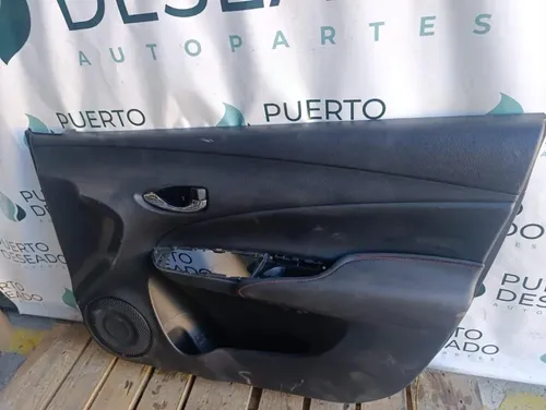Tapizado de puerta delantera derecha — foto 1