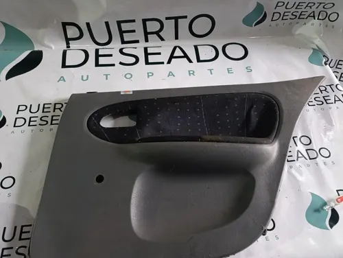Tapizado de puerta trasera derecha — foto 1