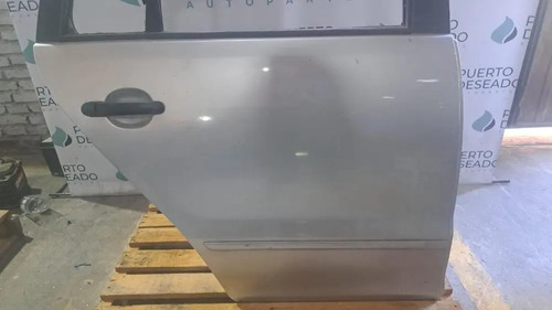 Puerta trasera derecha — foto 2