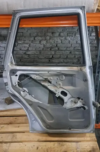 Puerta trasera izquierda — foto 4