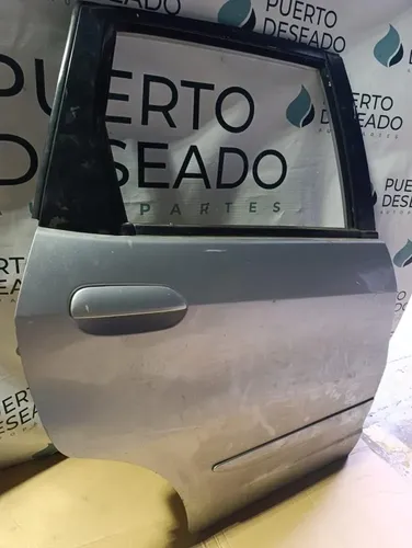 Puerta trasera derecha — foto 1