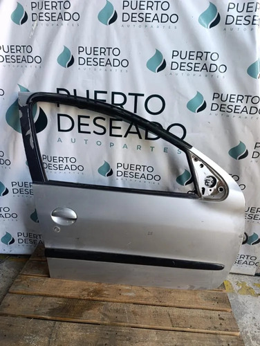 Puerta delantera derecha — foto 1