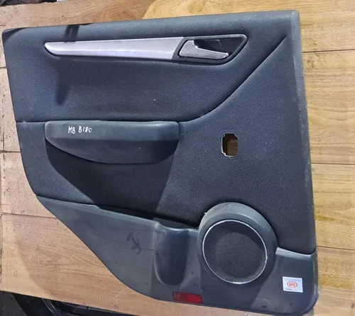Tapizado de puerta trasera izquierda — foto 1